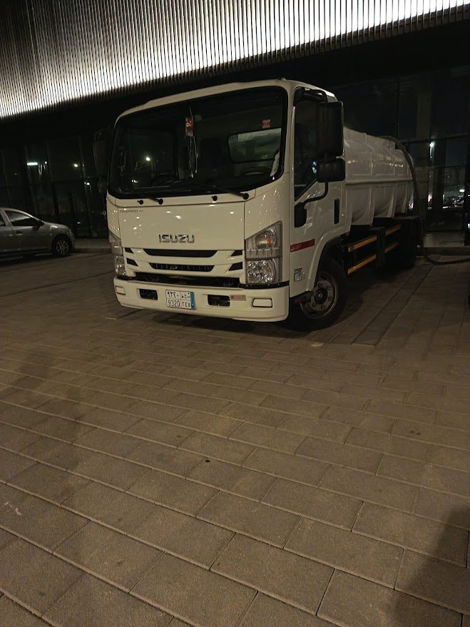 وايت ماء الدمام أبو الجود لتوريد المياه العذبة توفر لك مياه نقية للمنازل والمسابح. اتصل الآن 0549502853 أو زور موقعنا.