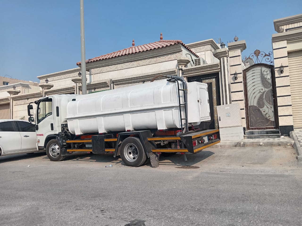 4b4b3d38 68ff 4a1b 8b12 D8e320ea8afa